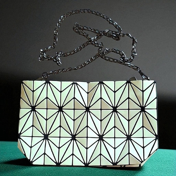Emilio Pepe Italy Geometric Patterned Shoulder Bag Light Yellow and Black - Picture 1 of 10